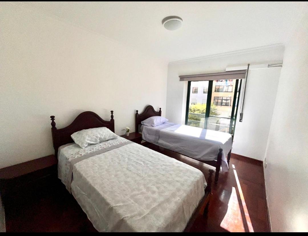 Quarto Boa Localizacao Com Cozinha E Casa De Banho Apartment Caparica Exterior photo