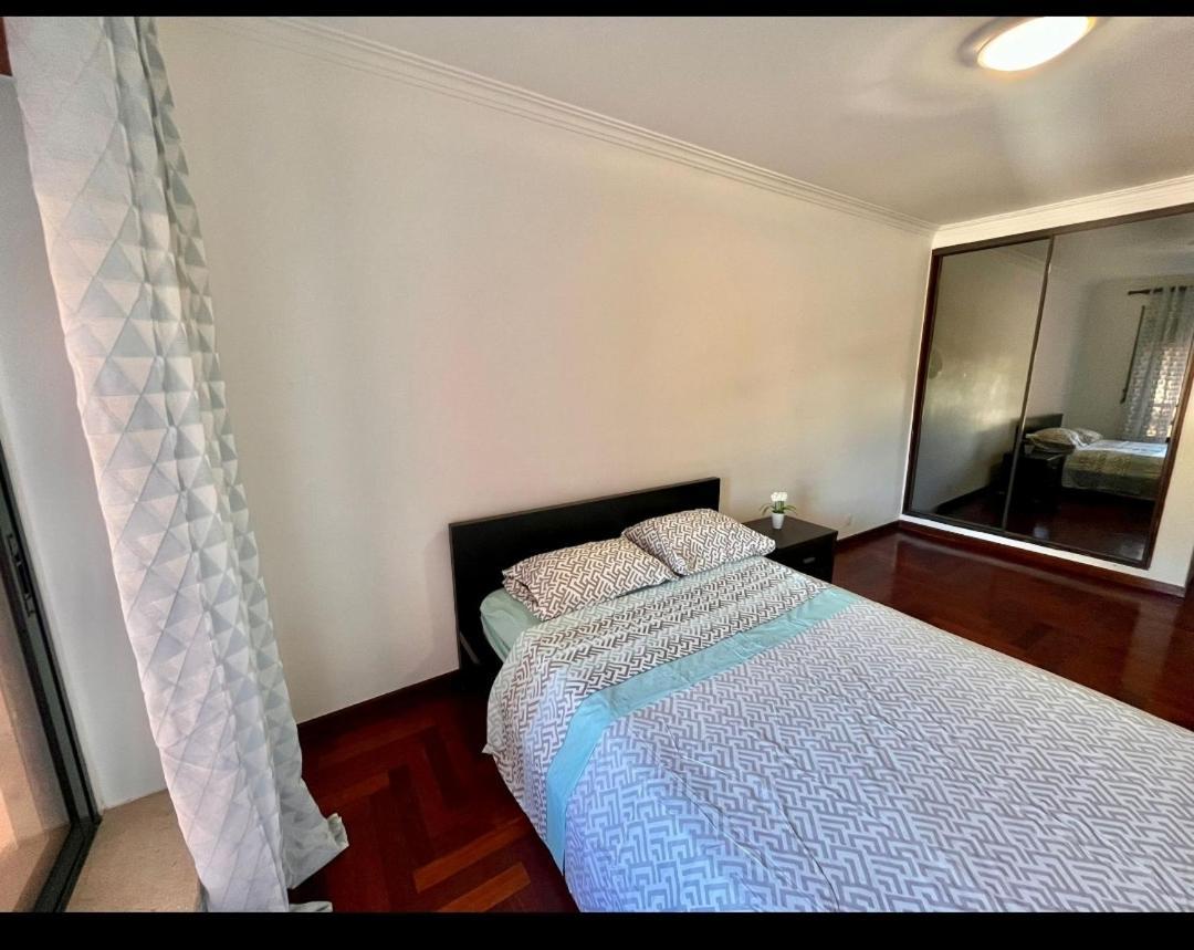 Quarto Boa Localizacao Com Cozinha E Casa De Banho Apartment Caparica Exterior photo